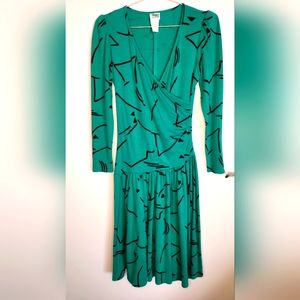 Green+Black patterned long sleeve dress